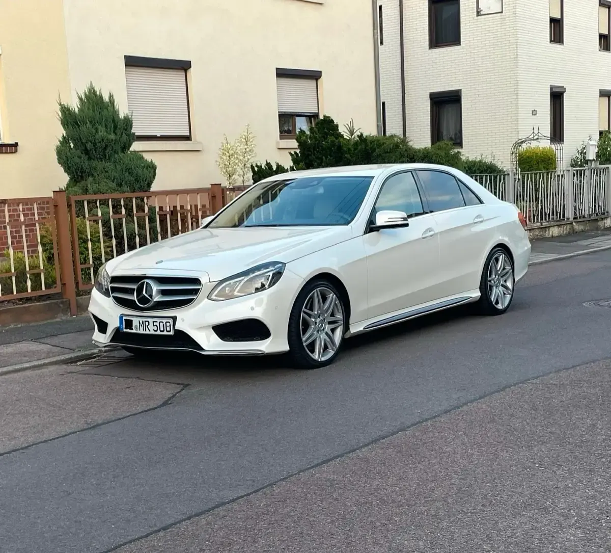 Gebraucht Mercedes E500 AMG 408 PS (300 kW) 2015 Weiß Limousine