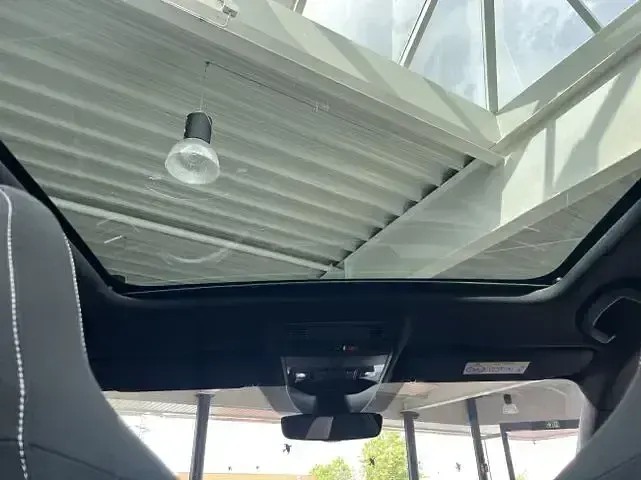 Gebraucht Skoda Scala Monte Carlo 150 PS (110 kW) 2023 Moonweiss metallic Kleinwagen