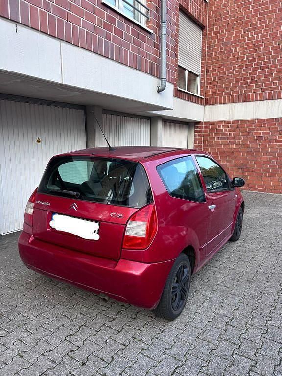 Rot Gebraucht 2008 Citroën C2 Comfort Kleinwagen | 1.500 € (Fairer Preis) - Bild 1/4