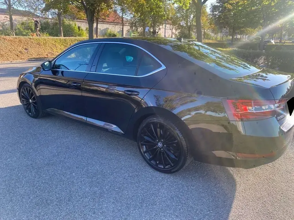 Gebraucht Skoda Superb LAURIN & KLEMENT 190 PS (139 kW) 2017 Schwarz Limousine