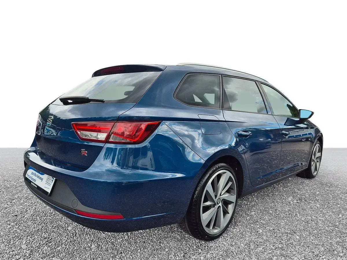 Używany Seat Leon ST FR 150 KM (110 kW) 2016 Niebieski Kombi