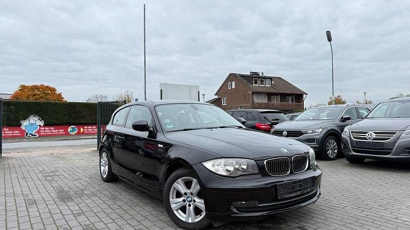 Schwarz Gebraucht 2012 BMW 116 Advantage Kleinwagen | 5.900 € (Fairer Preis) - Bild 1/4