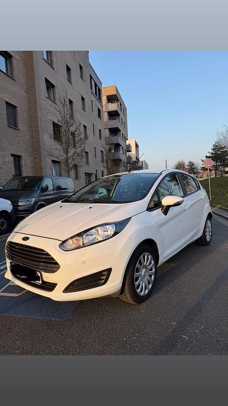 Gebraucht Ford Fiesta Trend 82 PS (60 kW) 2013 Weiß Kleinwagen