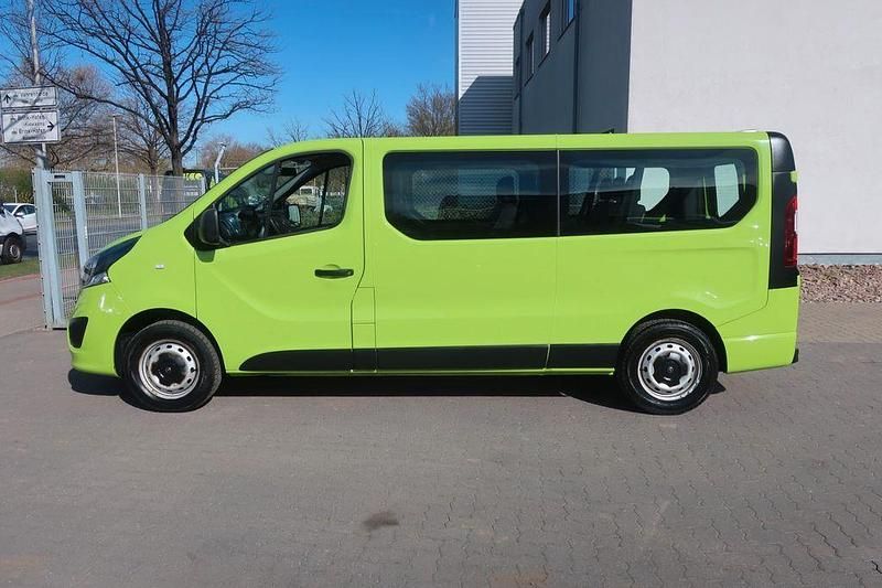 Gebraucht Opel Vivaro 95 PS (69 kW) 2018 Grün Van / Kleinbus