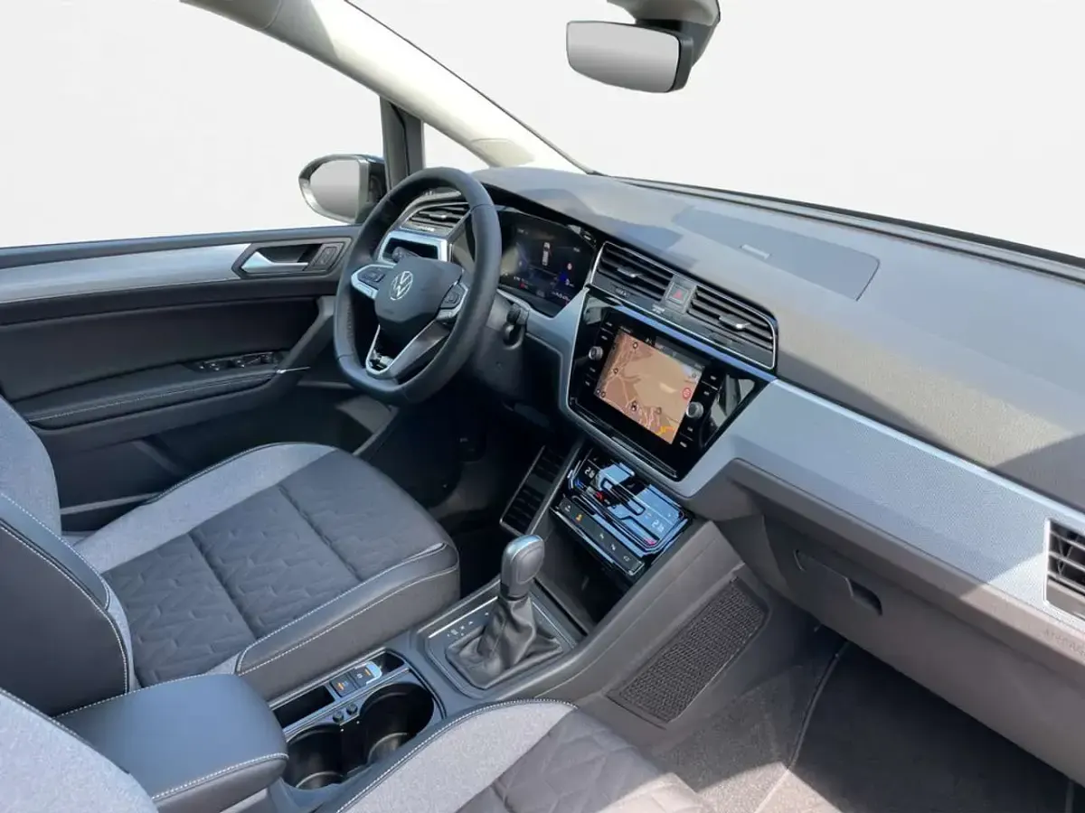 Gebraucht VW Touran Comfortline 150 PS (110 kW) 2026 Atlantik blue Van / Kleinbus