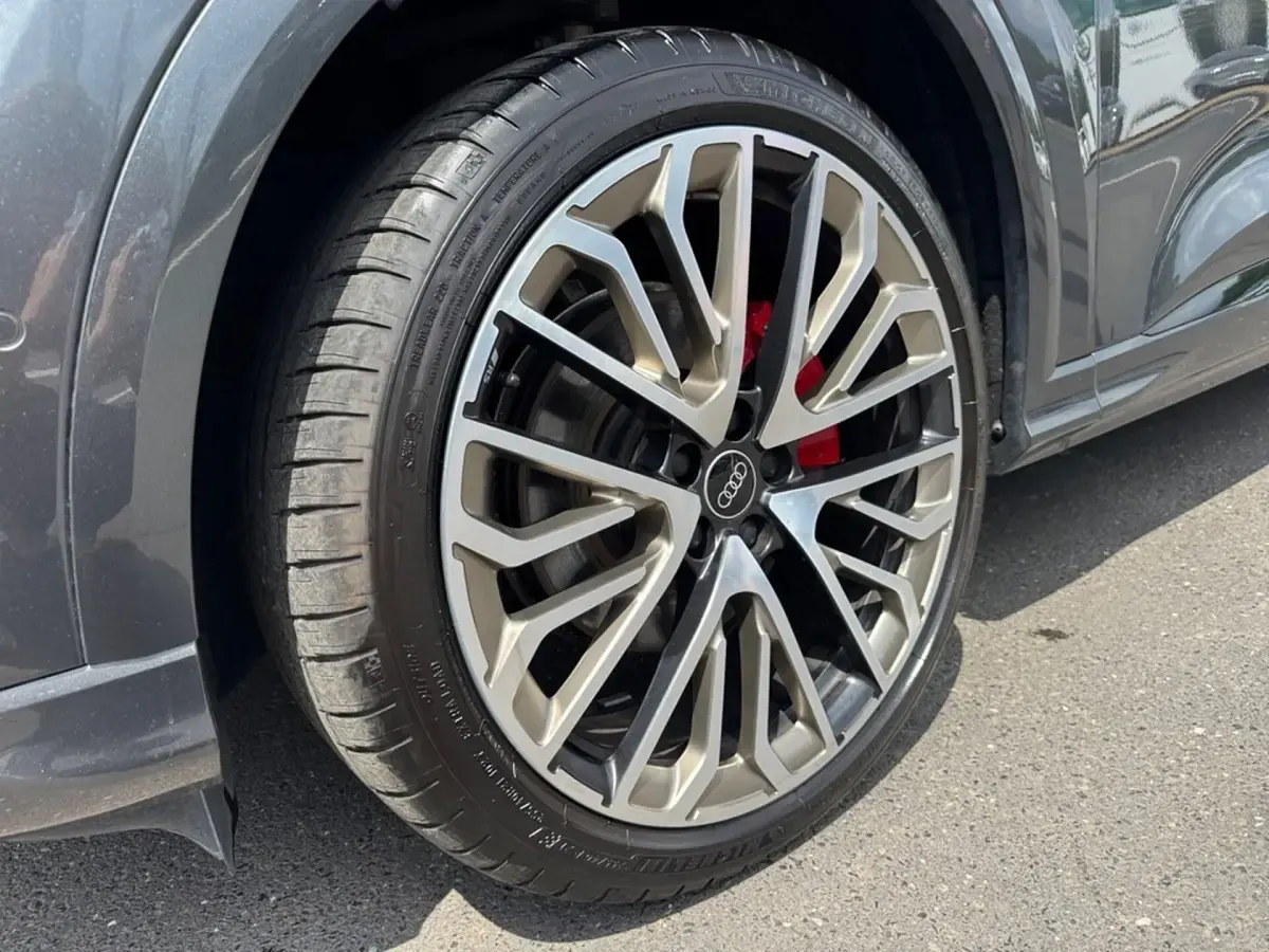 Gebraucht Audi Q5 S-Line 204 PS (150 kW) 2025 Daytonagrau perleffekt SUV