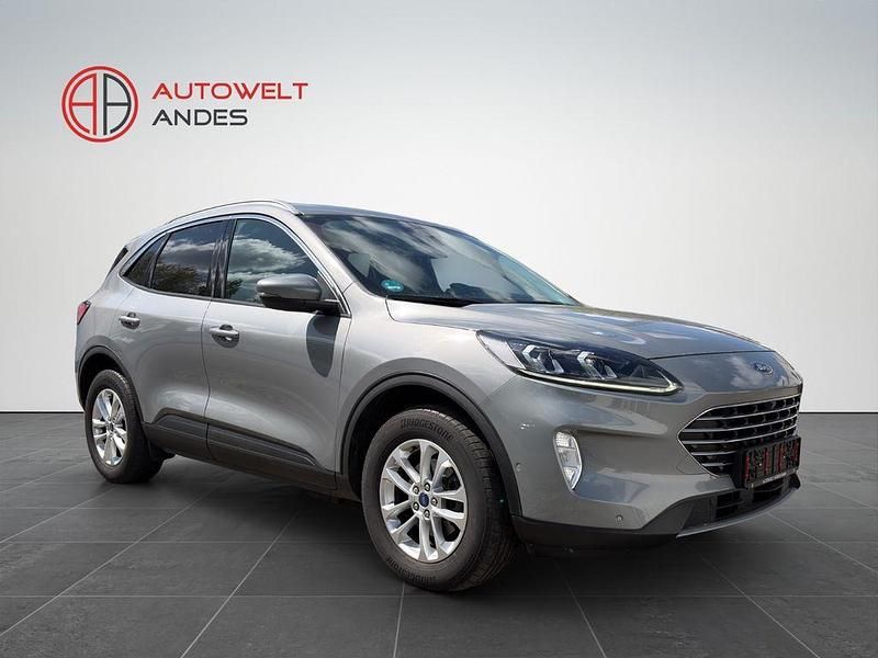 Usado Ford Kuga Titanium 152 HP (111 kW) 2022 Prateado SUV