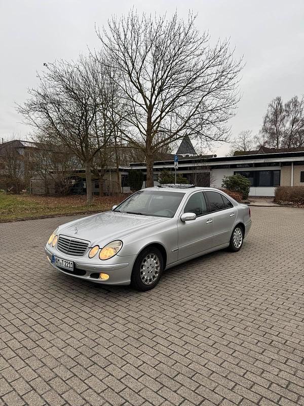 Gebraucht Mercedes C220 Elegance 150 PS (110 kW) 2002 Silber Limousine