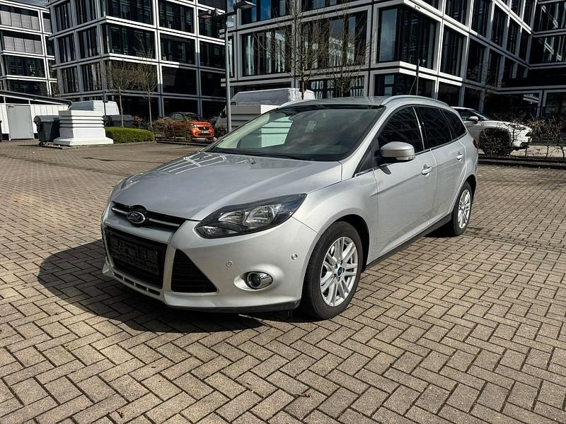 Gebraucht Ford Focus Titanium 140 PS (102 kW) 2014 Silber Kombi