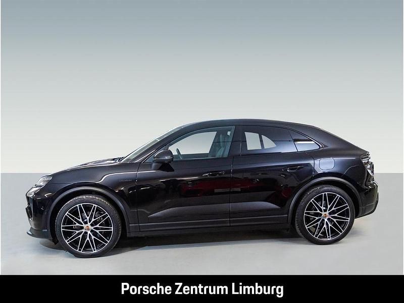Gebraucht Porsche Macan 264 kW (360 PS) 2025 Tiefschwarzmetallic SUV