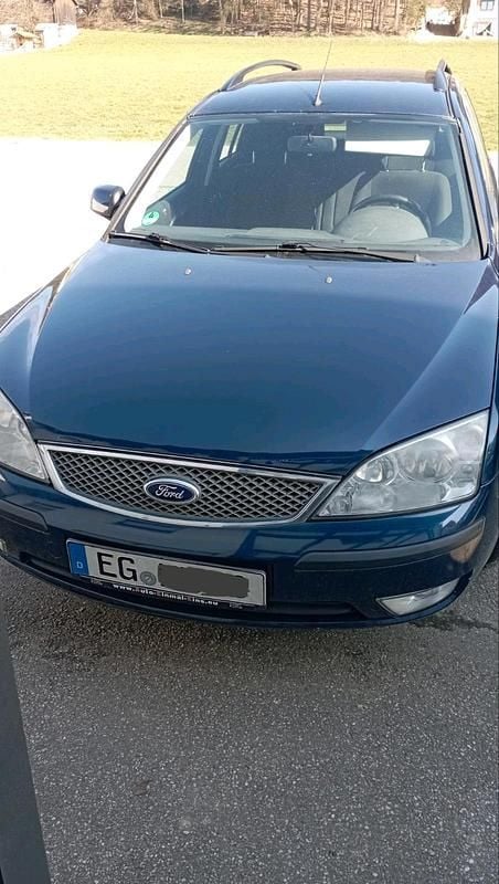 Gebraucht Ford Mondeo 125 PS (91 kW) 2004 Blau Kombi