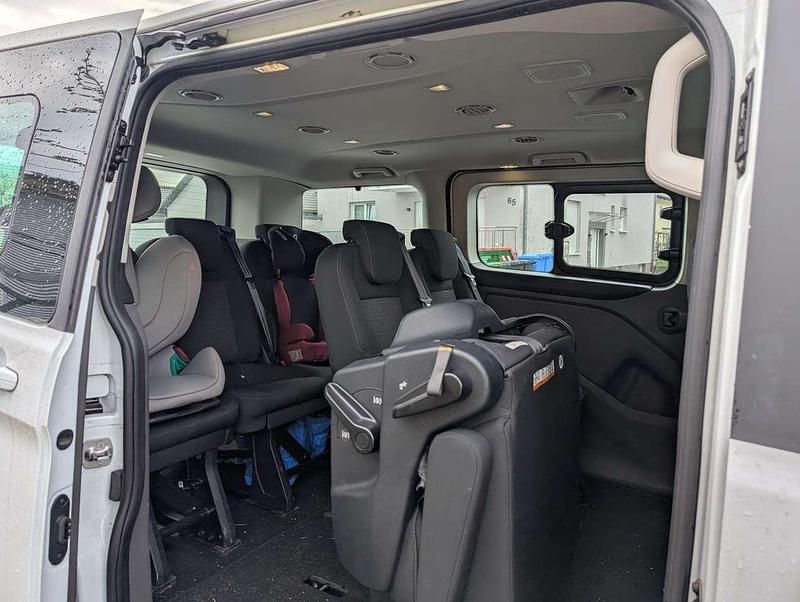 Gebraucht Ford Tourneo 131 PS (96 kW) 2020 Weiß Van / Kleinbus