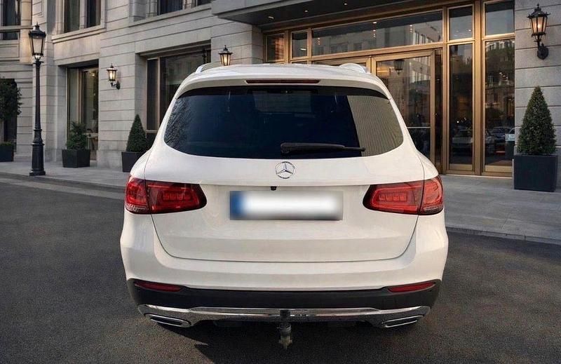 Gebraucht Mercedes GLC220 194 PS (142 kW) 2019 Weiß SUV