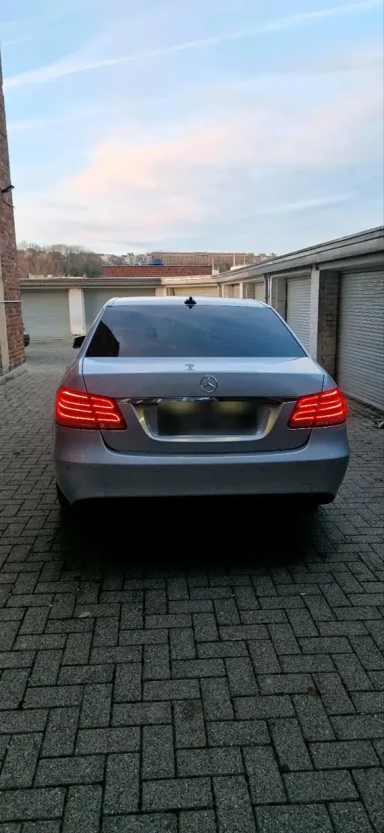Gebraucht Mercedes E200 136 PS (100 kW) 2016 Silber Limousine