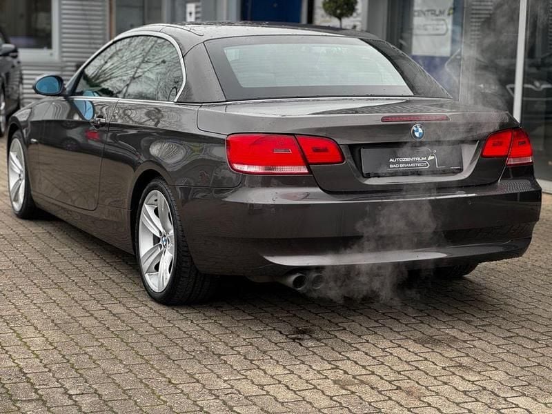 Gebraucht BMW 330 Cabriolet Comfort Edition 272 PS (200 kW) 2009 Grau Cabrio