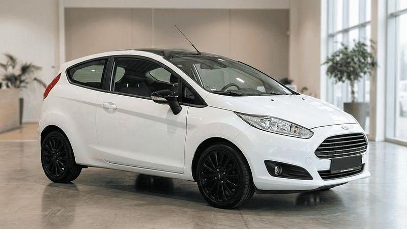 Weiß Gebraucht 2015 Ford Fiesta Individual Kleinwagen | 3.500 € (Superpreis) - Bild 1/4