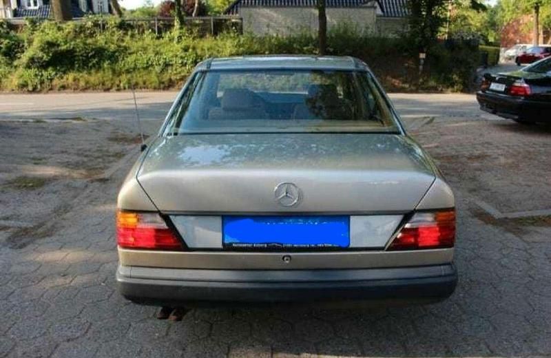 Gebraucht Mercedes E260 160 PS (117 kW) 1988 Beige Limousine