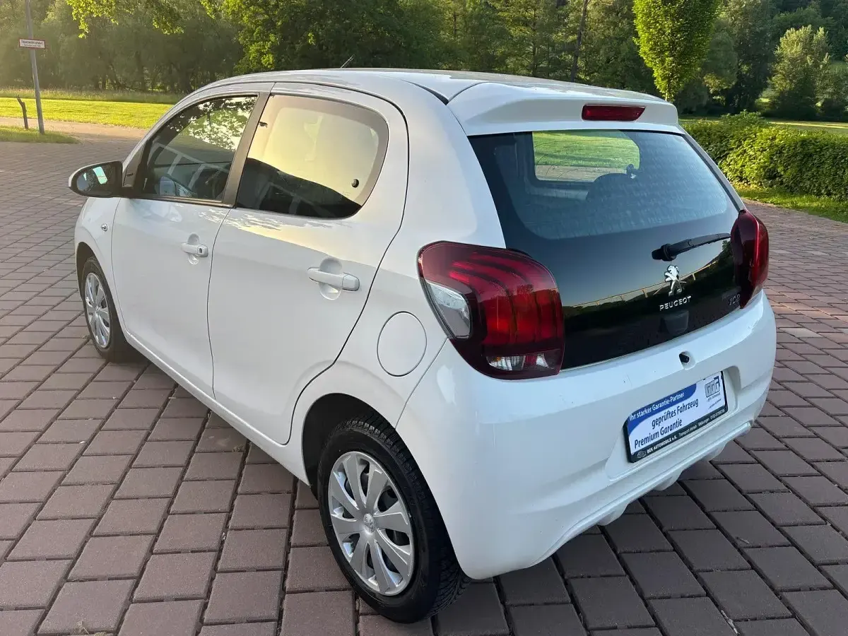 Gebraucht Peugeot 108 Active 69 PS (50 kW) 2018 Weiß Kleinwagen
