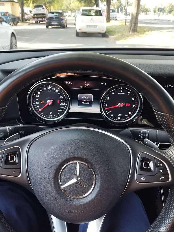 Silber Gebraucht 2017 Mercedes E200 Avantgarde Limousine | 19.000 € (Superpreis) - Bild 1/4