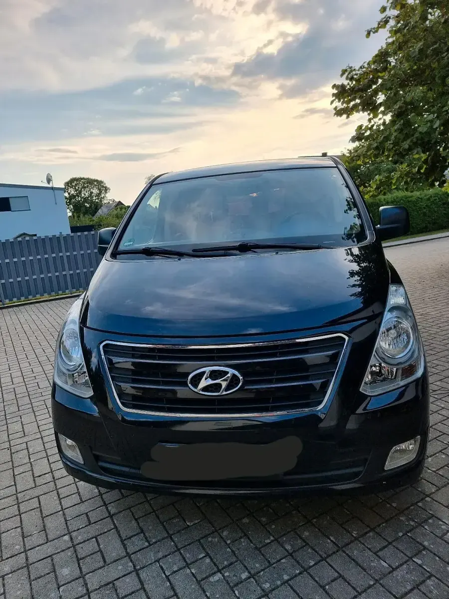 Gebraucht Hyundai H-1 175 PS (128 kW) 2016 Schwarz Van / Kleinbus