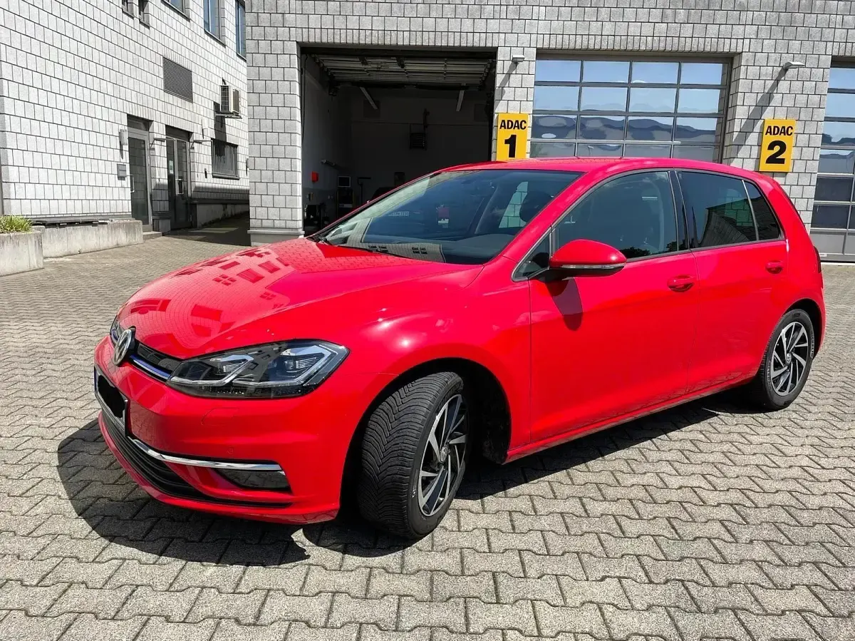 Gebraucht VW Golf VII Join 131 PS (96 kW) 2018 Rot Limousine