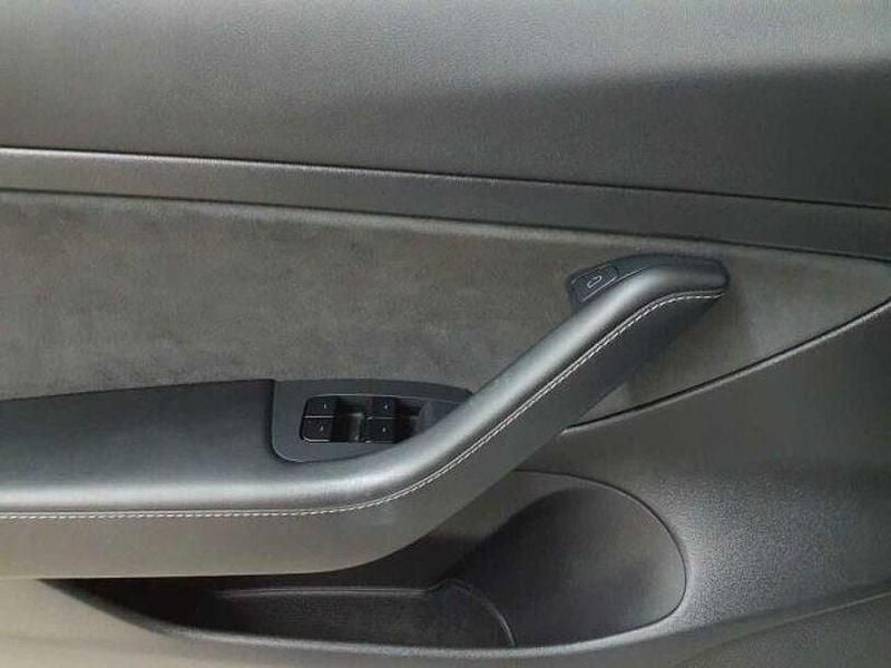 Gebraucht Tesla Model 3 Standard Range Plus 239 kW (325 PS) 2021 Pearl white multicoat Limousine