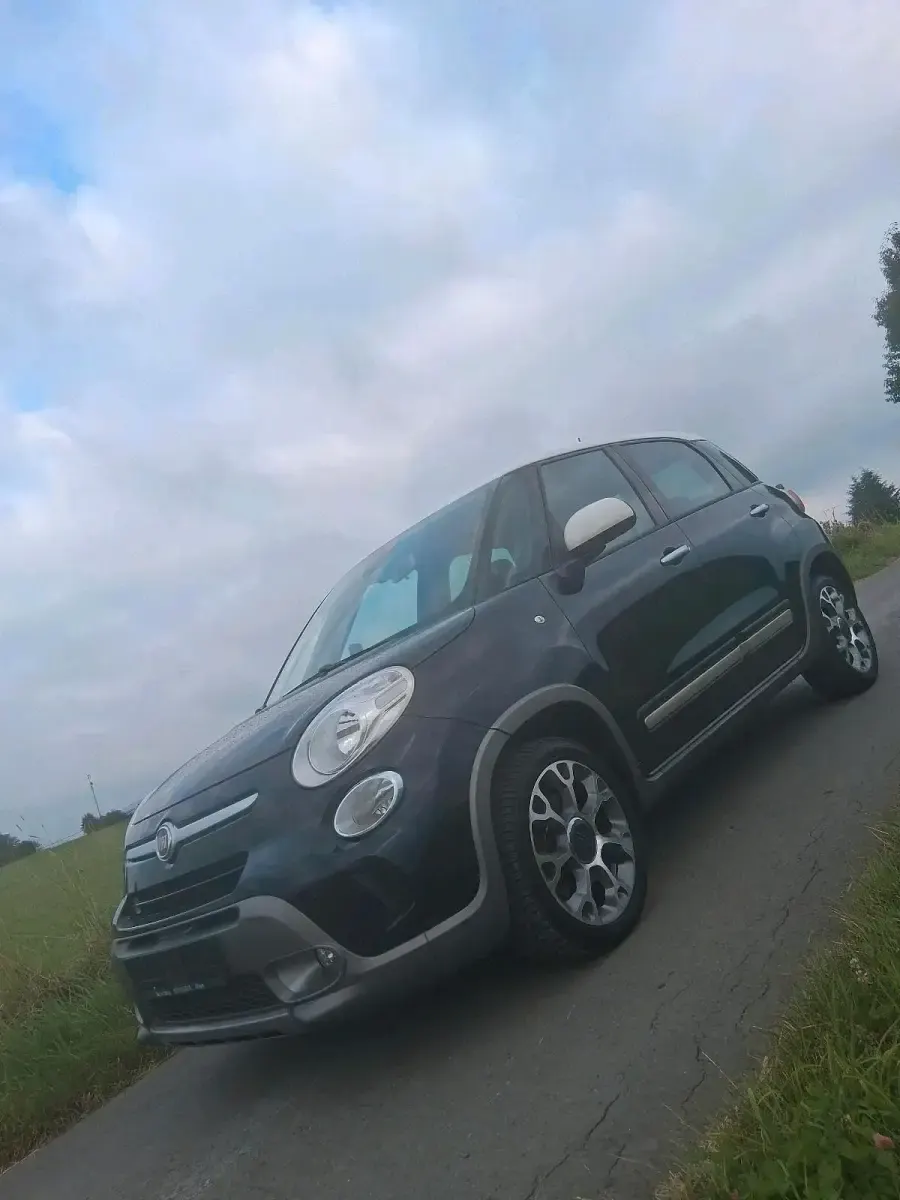 Gebraucht Fiat 500L Trekking 120 PS (88 kW) 2017 Schwarz Van / Kleinbus