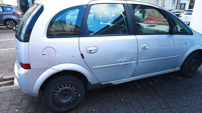 Gebraucht Opel Meriva 101 PS (74 kW) 2005 Silber Van / Kleinbus