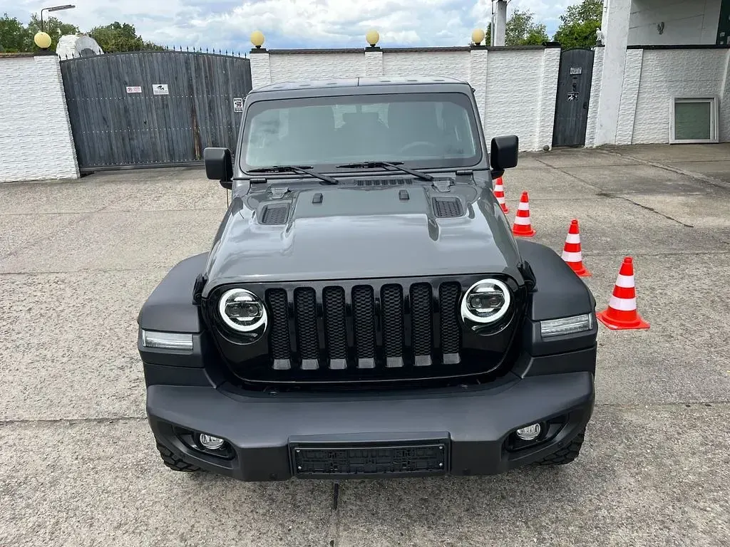 Gebraucht Jeep Willys 264 PS (194 kW) 2022 Grau SUV