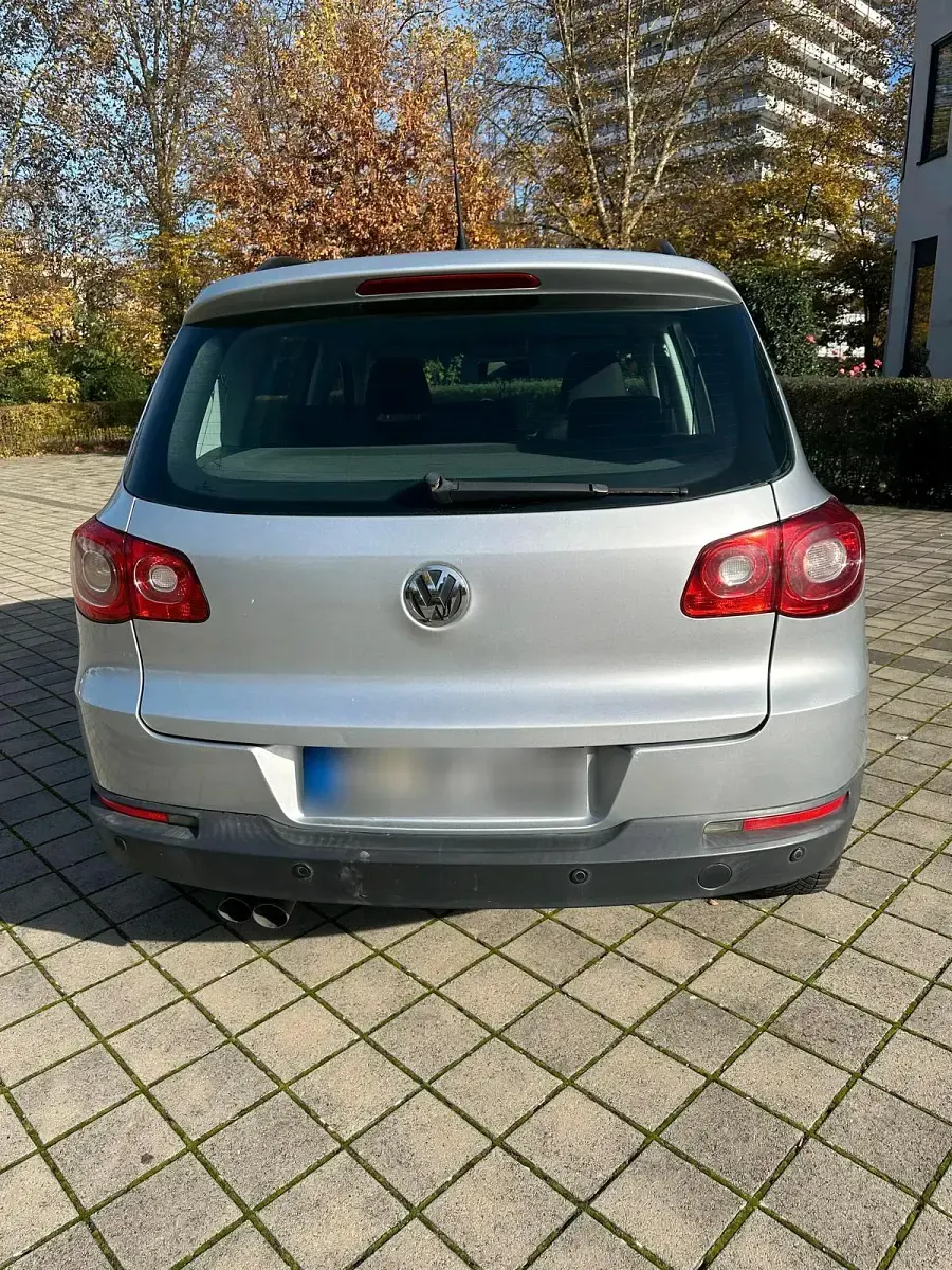 Gebraucht VW Tiguan 140 PS (102 kW) 2009 Silber SUV