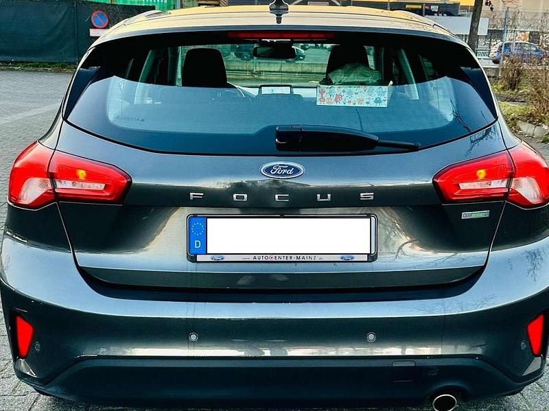 Gebraucht Ford Focus Trend 101 PS (74 kW) 2019 Grau Kombi