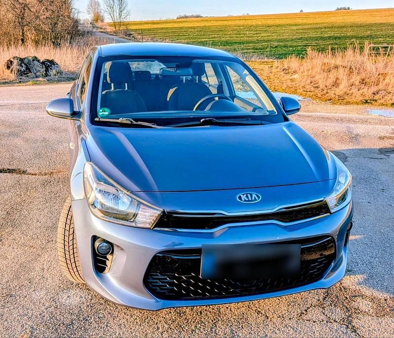 Gebraucht Kia Rio 84 PS (61 kW) 2017 Blau Kleinwagen