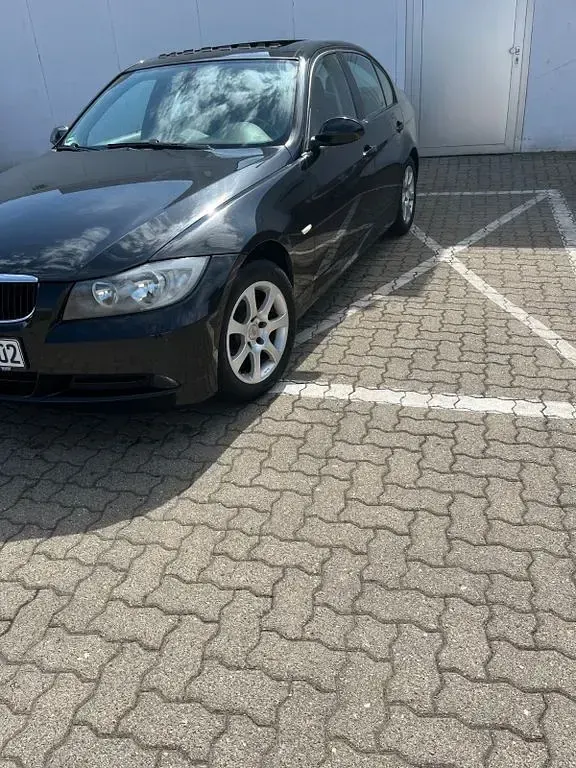 Second-hand BMW 320 170 CP (125 kW) 2008 Negru Berlinǎ
