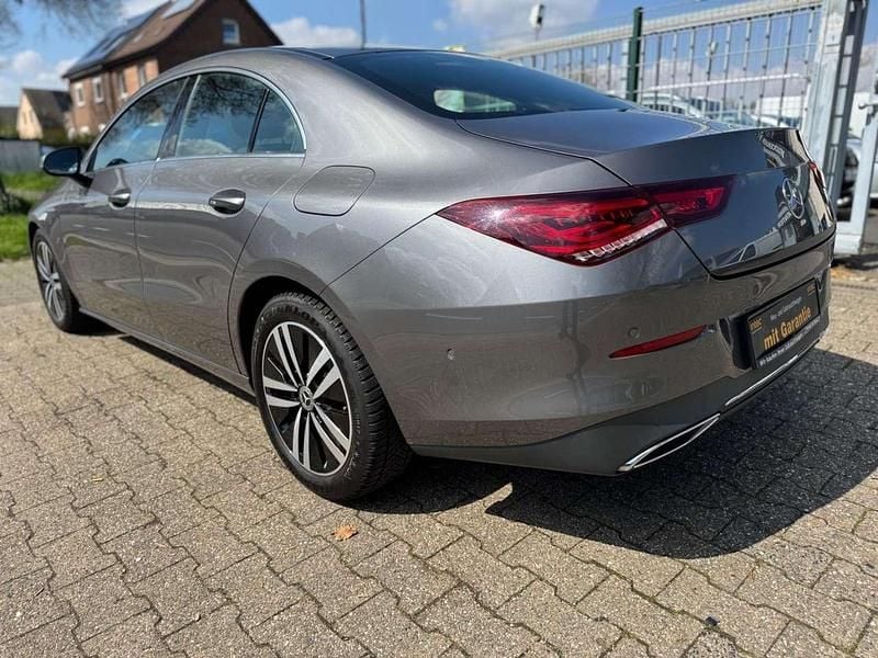 Gebraucht Mercedes CLA180 136 PS (100 kW) 2021 Mountaingrau  met. Limousine