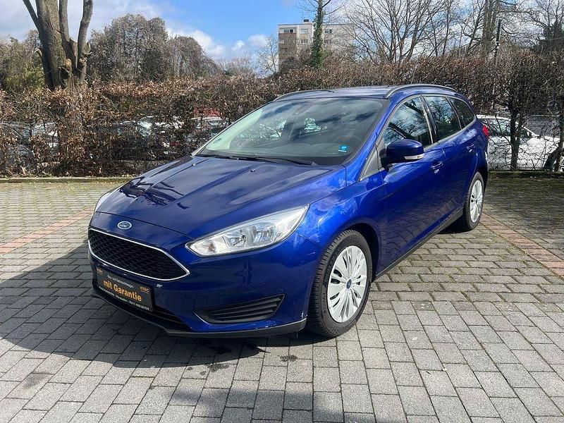 Gebraucht Ford Focus Trend 120 PS (88 kW) 2016 Blau Limousine