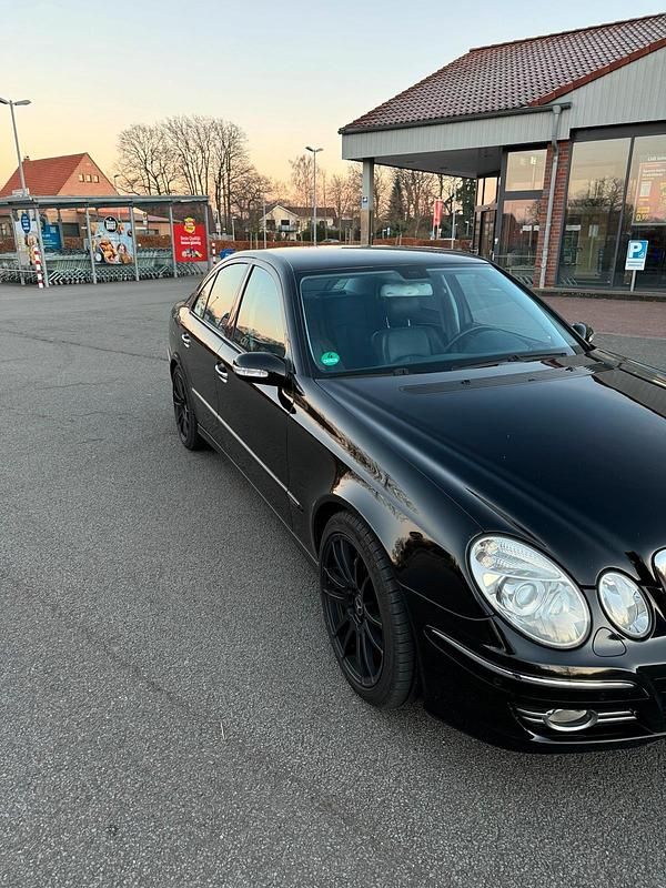 Gebraucht Mercedes E270 177 PS (130 kW) 2003 Schwarz Kleinwagen