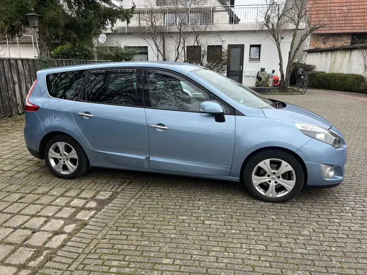 Gebraucht Renault Grand Scénic III Dynamique 131 PS (96 kW) 2010 Van / Kleinbus