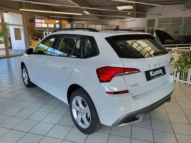Gebraucht Skoda Kamiq Fresh 110 PS (80 kW) 2024 Moonweiss metallic SUV