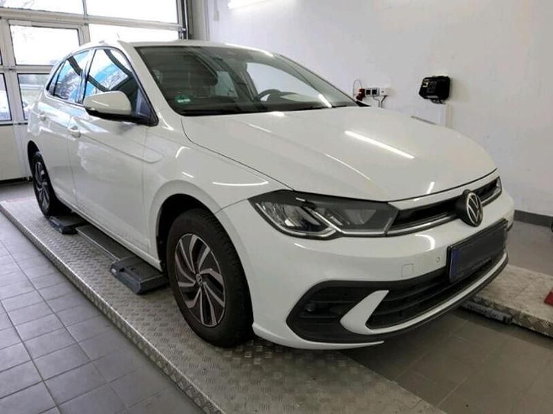 Gebraucht VW Polo Life 95 PS (69 kW) 2022 Weiß Kleinwagen