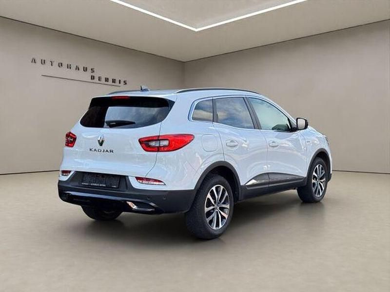Gebraucht Renault Kadjar Black Edition 158 PS (116 kW) 2021 Weiss SUV