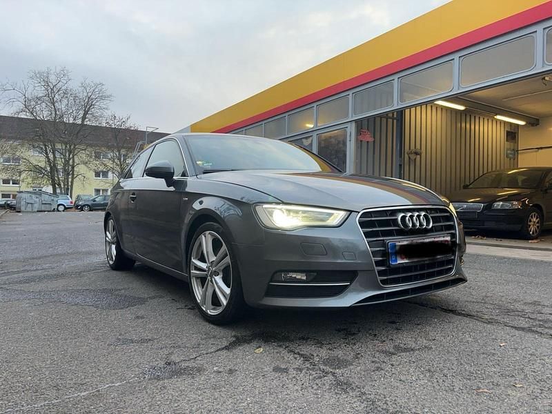 Grau Gebraucht 2013 Audi A3 S-Line Limousine | 10.490 € (Fairer Preis) - Bild 1/4