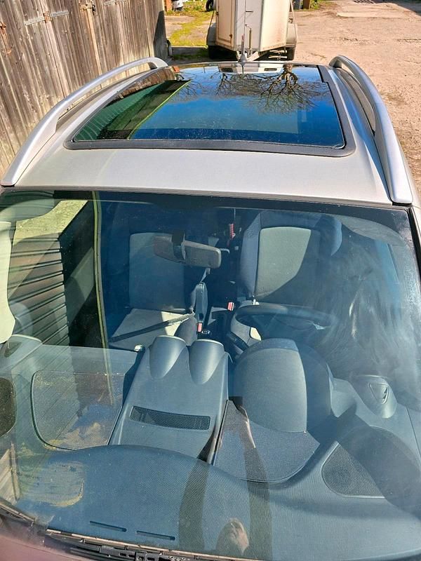 Gebraucht Peugeot 1007 74 PS (54 kW) 2005 Silber Van / Kleinbus