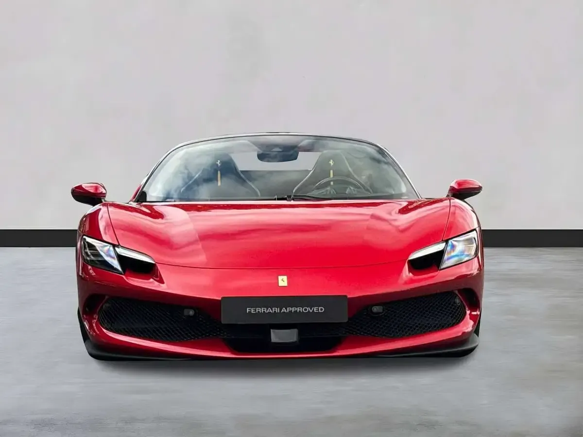 Gebraucht Ferrari 296 829 PS (609 kW) 2024 Rot Cabrio