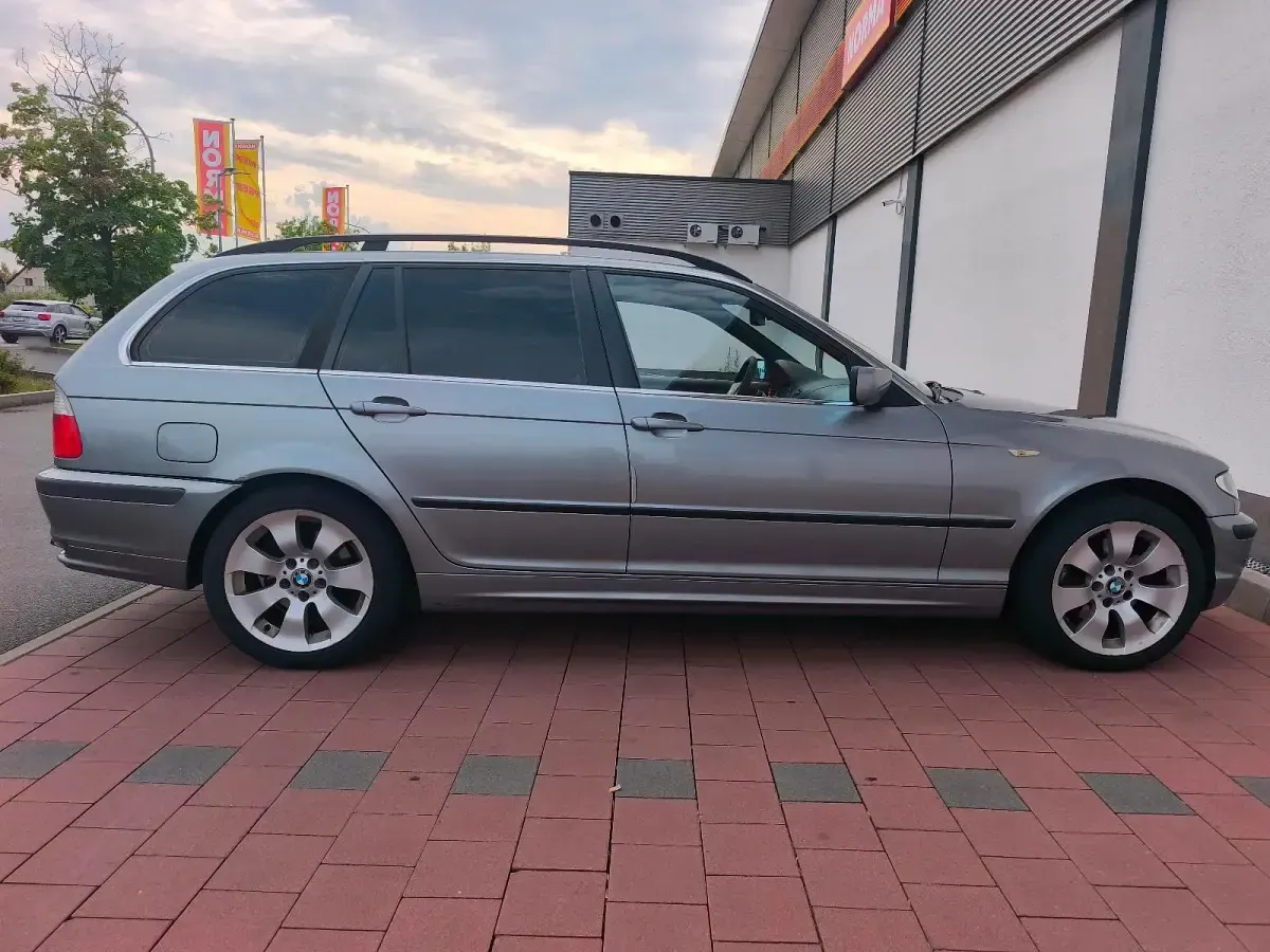 Gebraucht BMW 320 150 PS (110 kW) 2004 Grau Kombi