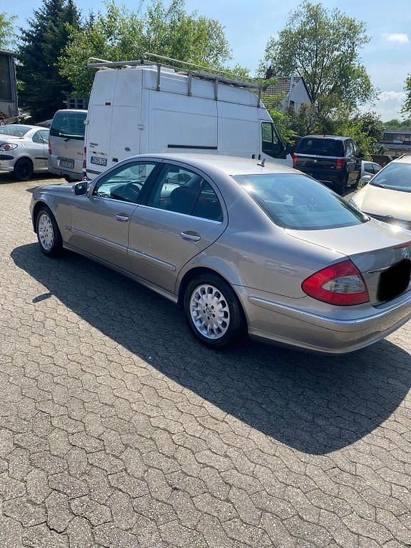 Gebraucht Mercedes E200 Elegance 184 PS (135 kW) 2006 Beige Limousine