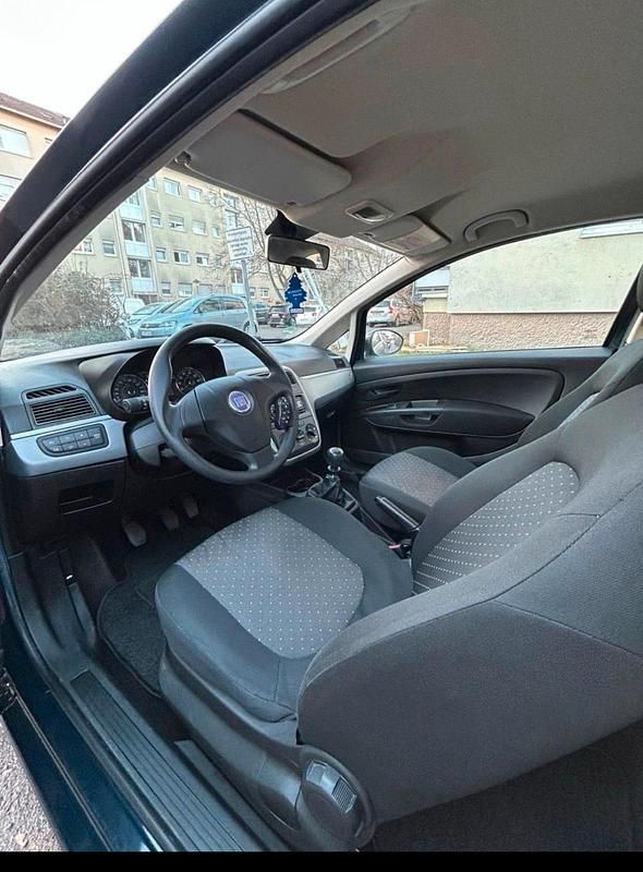 Gebraucht Fiat Punto 65 PS (47 kW) 2009 Blau Kleinwagen