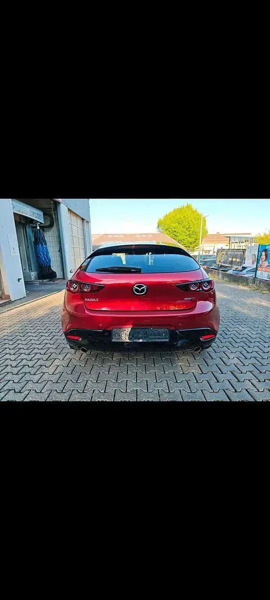 Używany Mazda 3 122 KM (89 kW) 2019 Czerwony Sedan/Limuzyna