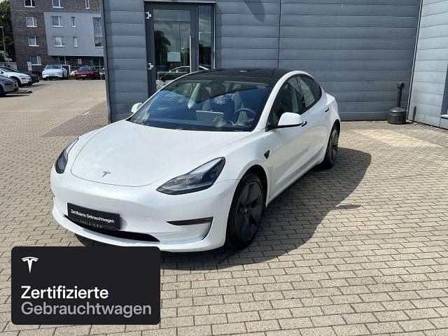 Weiß Gebraucht 2021 Tesla Model 3 Long Range Limousine | 28.300 € (Fairer Preis) - Bild 1/4