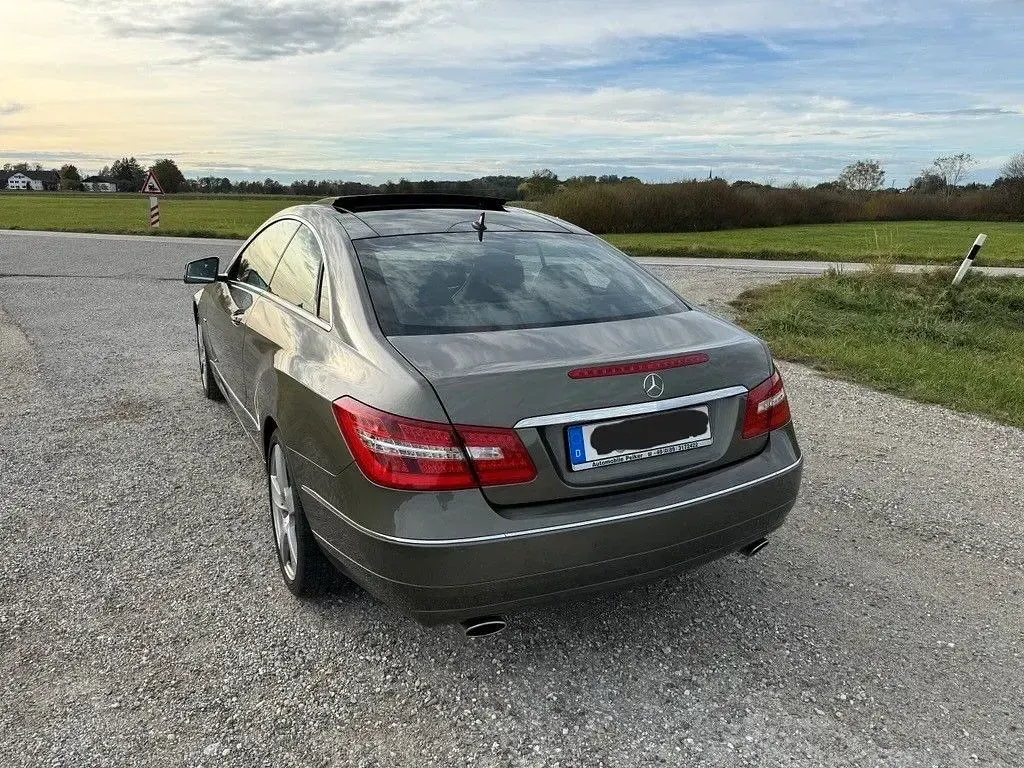 Gebraucht Mercedes E350 292 PS (214 kW) 2011 Grau Coupé