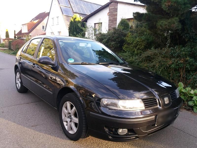 Schwarz Gebraucht 2006 Seat Leon Limousine | 2.390 € (Guter Preis) - Bild 1/4